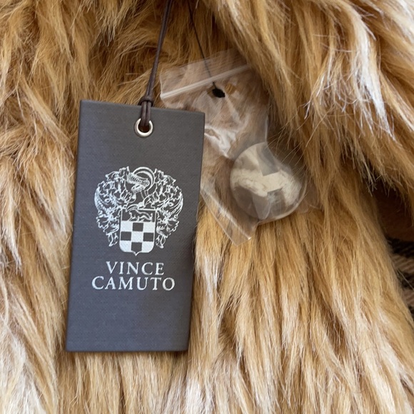 🌺 VINCE CAMUTO; BNWT Faux Fur Coat Misses Sz. XL! - Picture 11 of 16